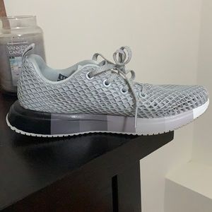 Size 7 women’s Nobull running sneakers